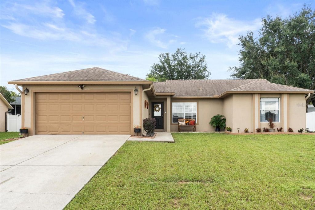 Photo of 11805 Foxglove Drive, Clermont, FL 34711 (MLS # O6350832)