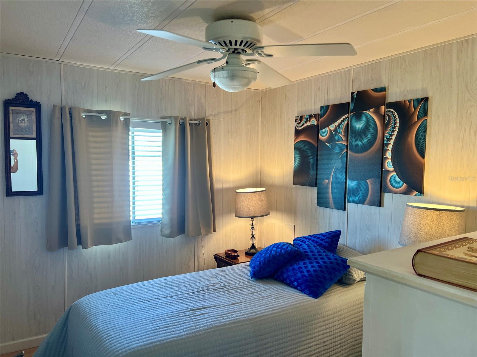 PALM LAKE ESTATES - Residential