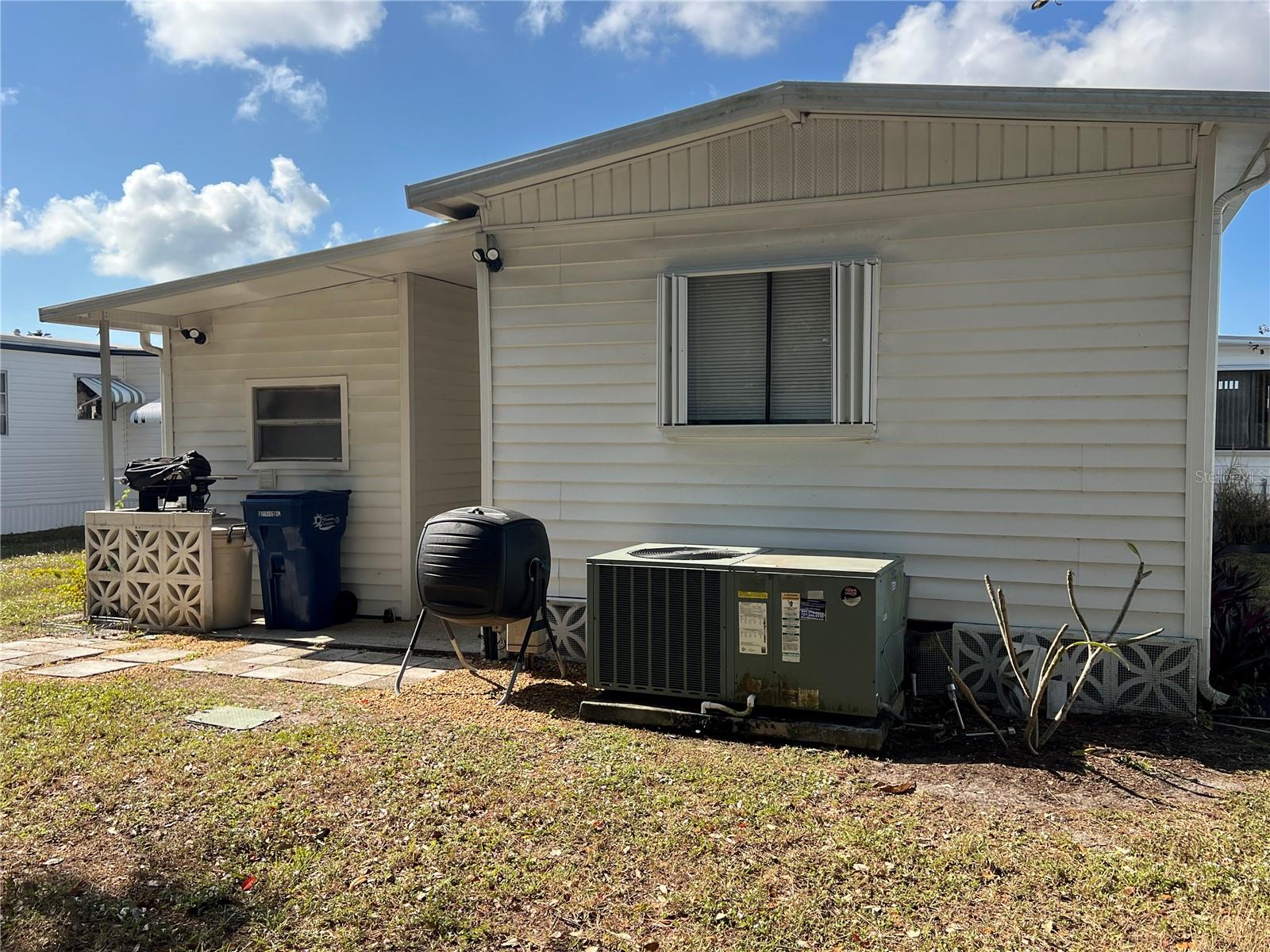 PALM LAKE ESTATES - Residential