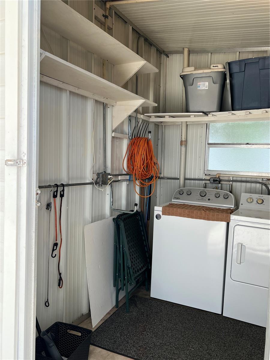 PALM LAKE ESTATES - Residential