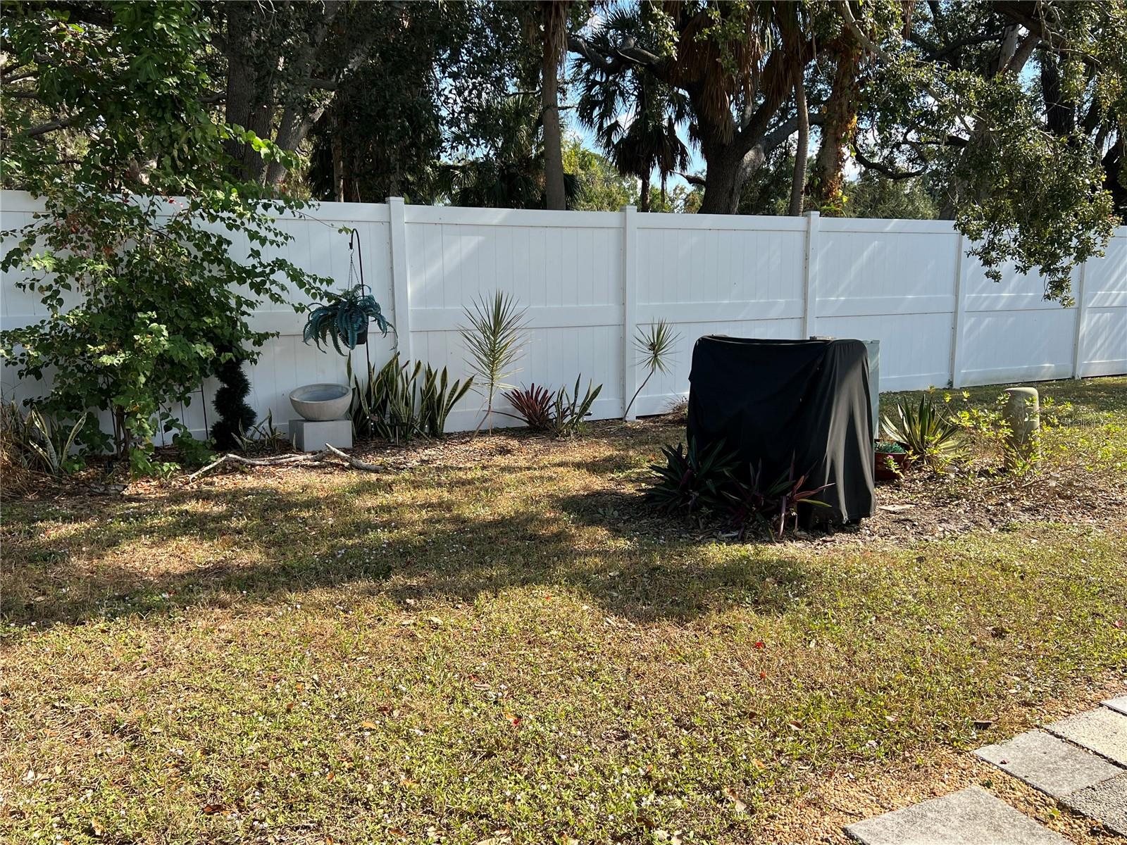 PALM LAKE ESTATES - Residential