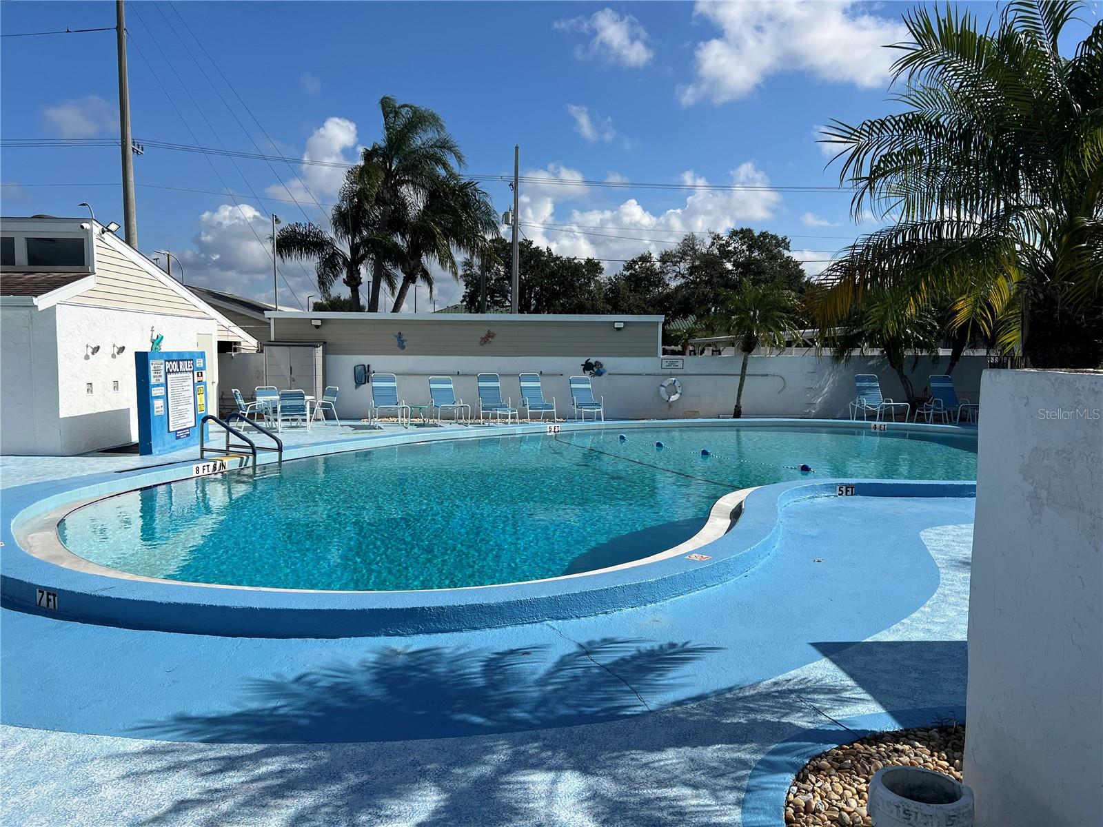 PALM LAKE ESTATES - Residential