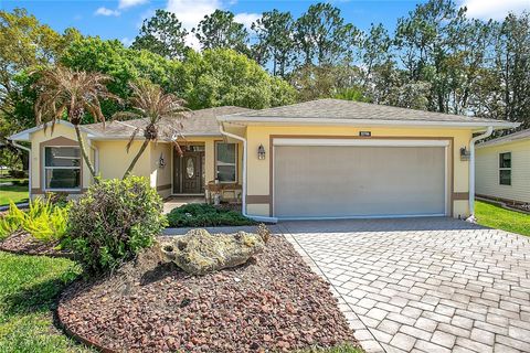 Photo of 32704 Timberwood Drive, Leesburg, FL 34748 (MLS # G5109039)