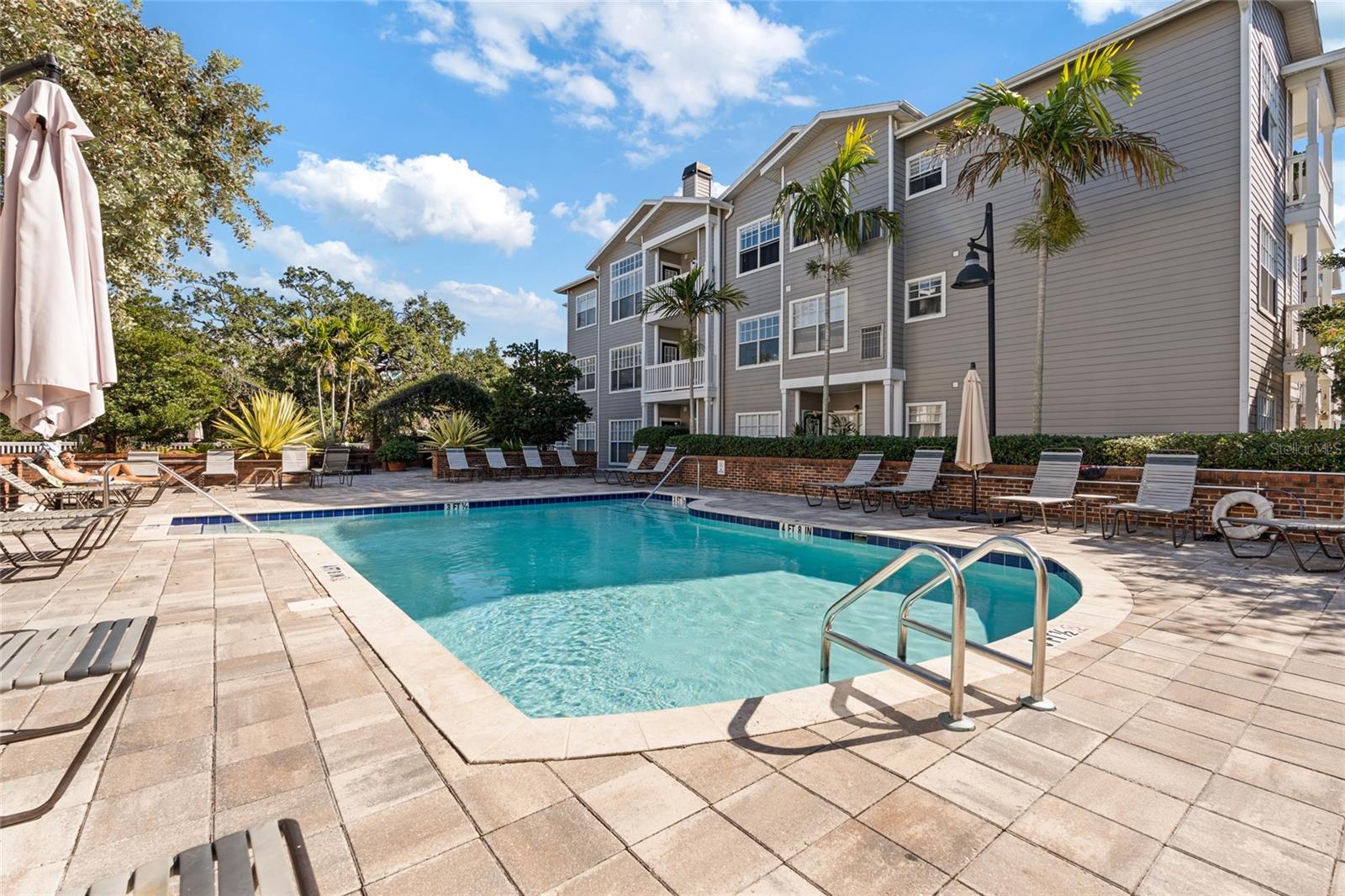 HYDE PARK WALK A CONDO - Residential