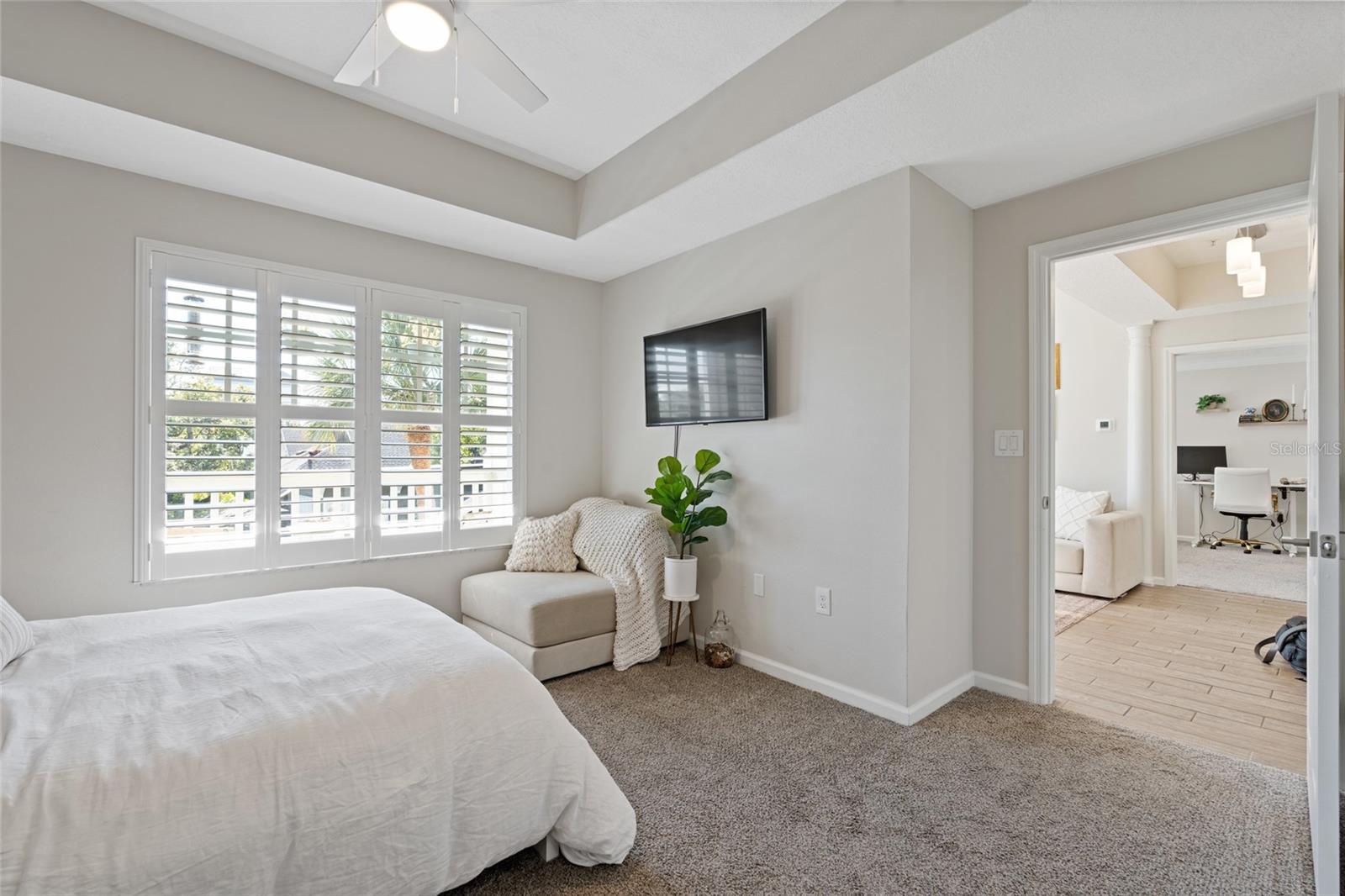 HYDE PARK WALK A CONDO - Residential