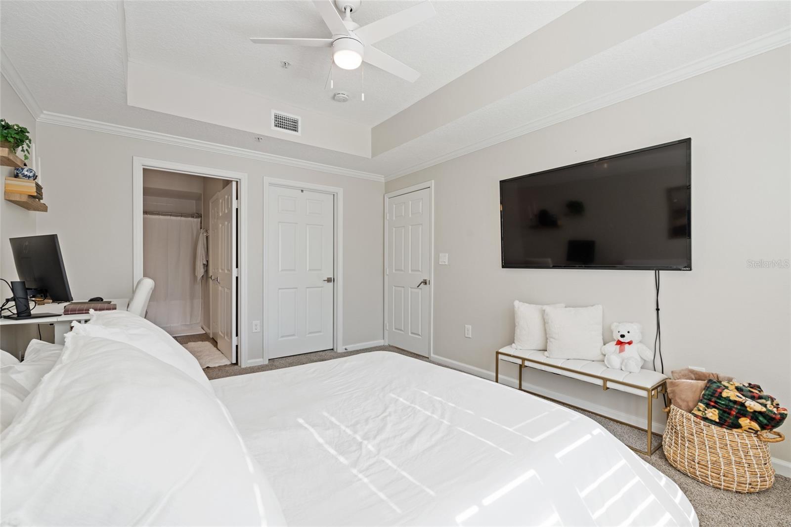 HYDE PARK WALK A CONDO - Residential