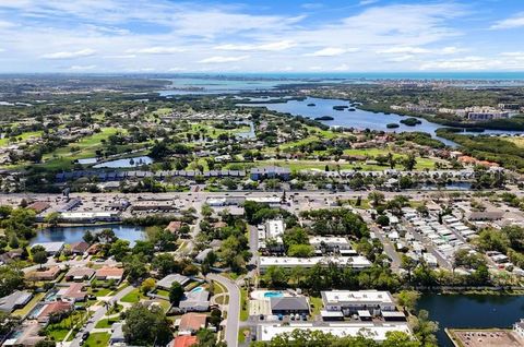 A home in SEMINOLE