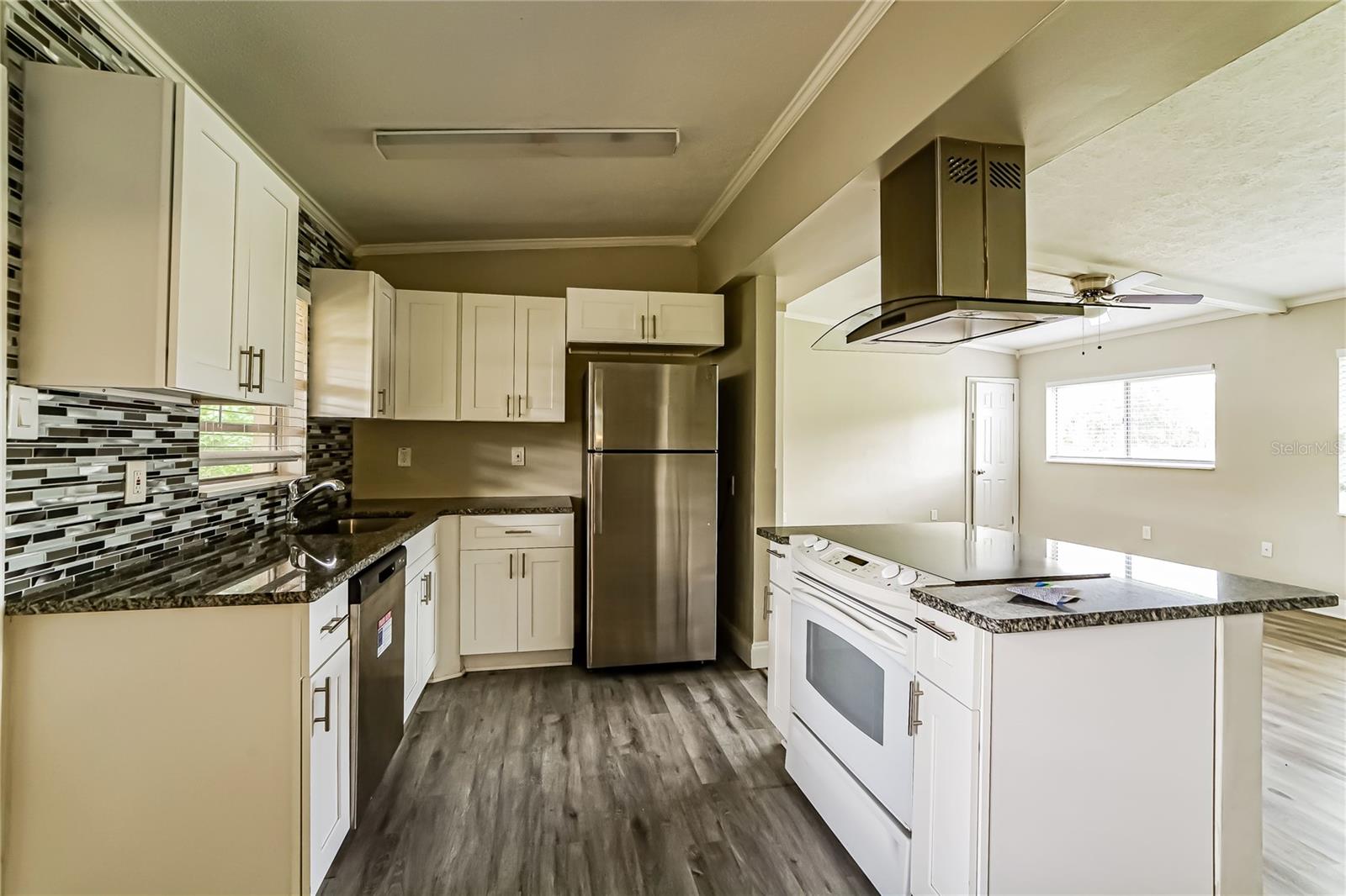 RIVERSIDE PARK ESTATES - Residential Lease