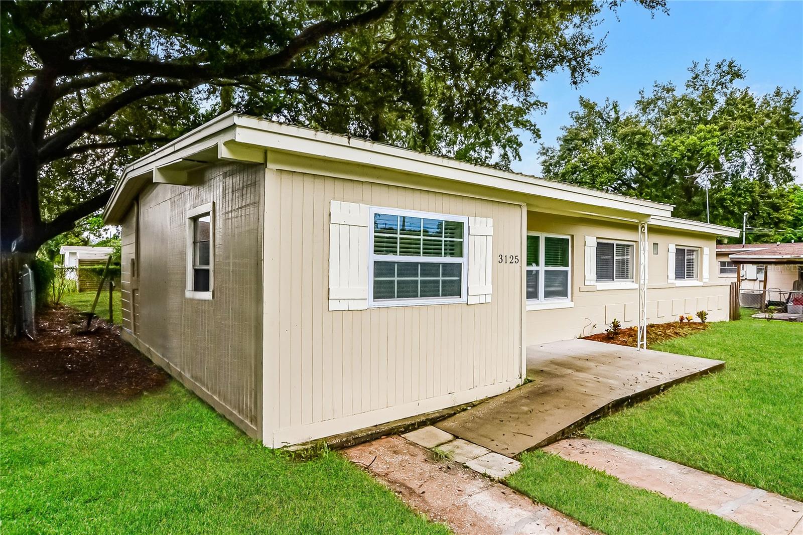 RIVERSIDE PARK ESTATES - Residential Lease