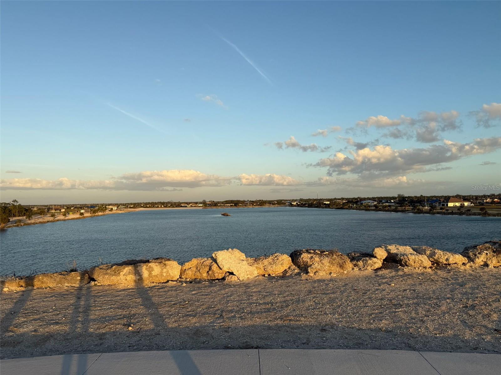 CAPE CORAL - Land