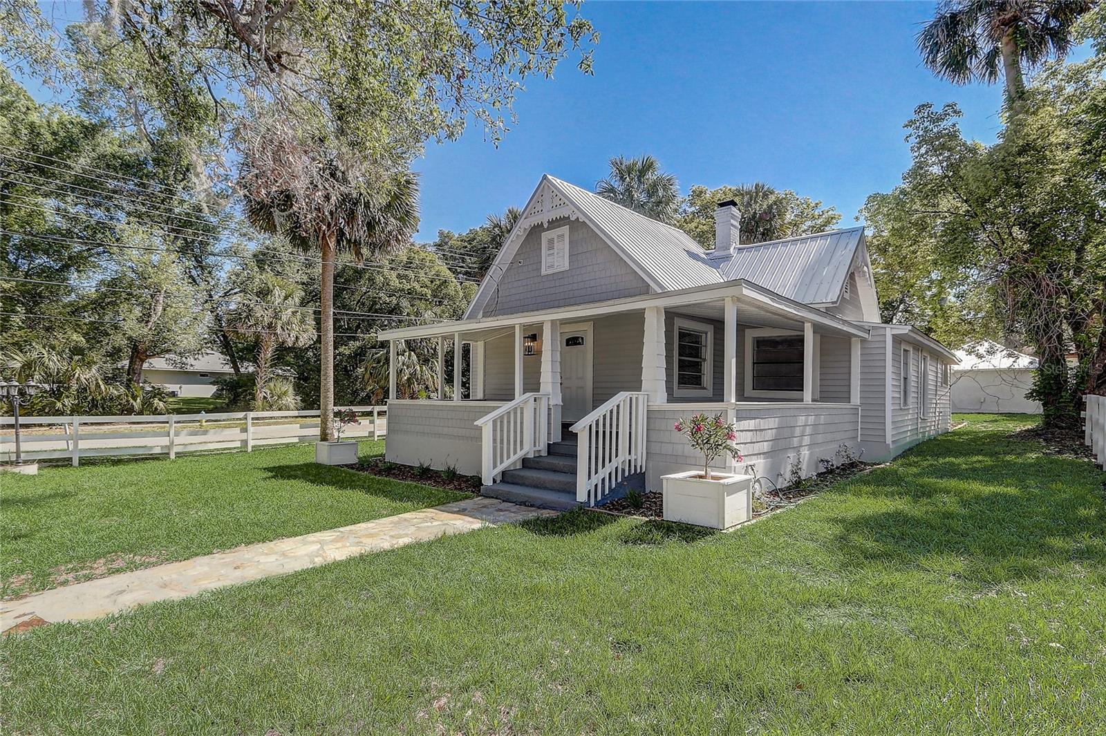 246 N OAK AVENUE