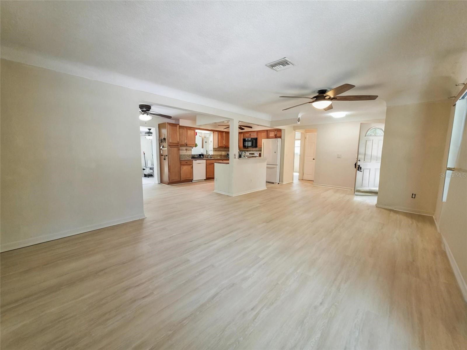 1543 SANDY LANE