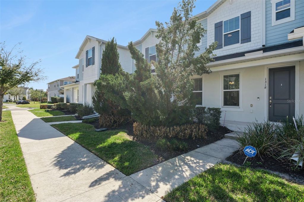 Photo of 1318 Painted Bunting Avenue, Oakland, FL 34787 (MLS # O6389319)