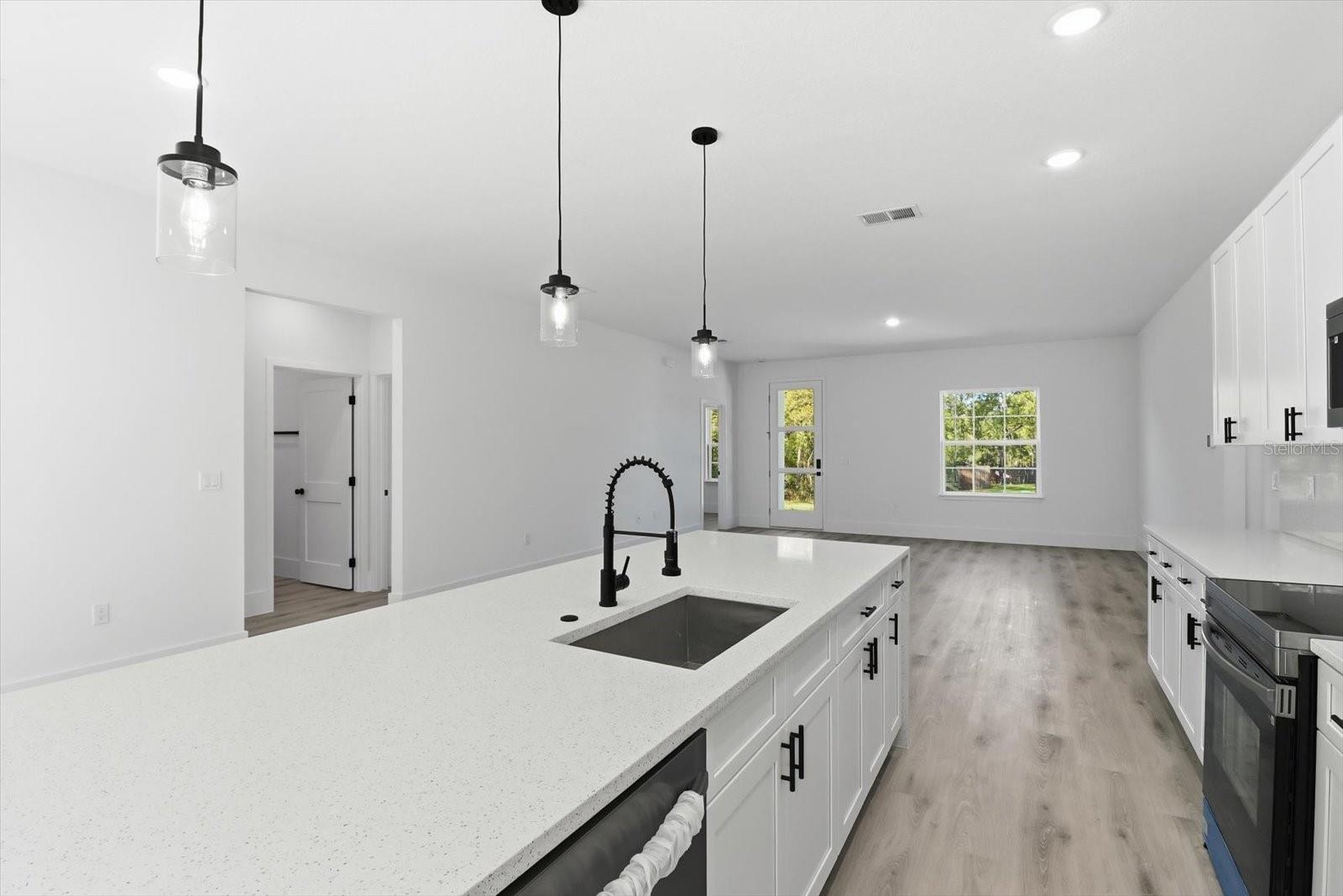 CITRUS SPRINGS UNIT 1 PLAT BK 5 PG 89 LOT 6 BLK 77 - Residential