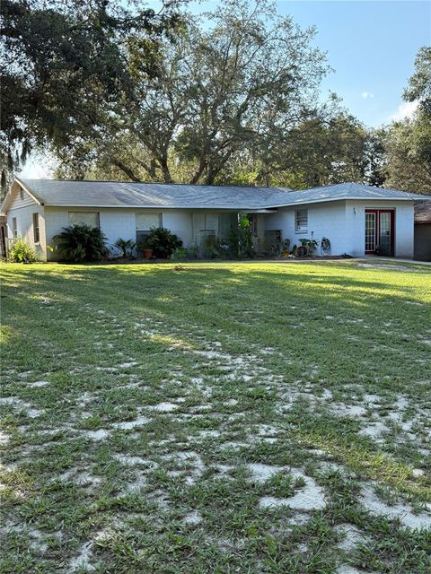 Photo of 39837 Magnolia Street, Lady Lake, FL 32159 (MLS # G5101542) Photo of 39837 Magnolia Street, Lady Lake, FL 32159 (MLS # G5101542)