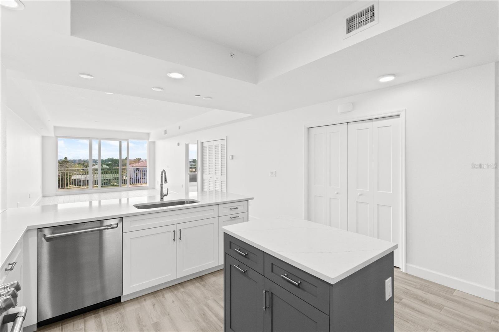ISLAND ESTATES OF CLEARWATER - Residential