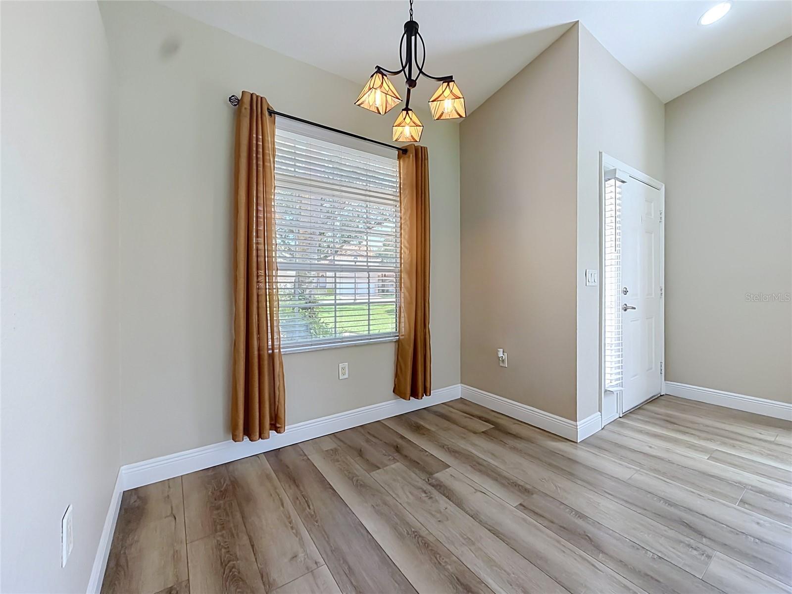 5281 BOWLINE COURT