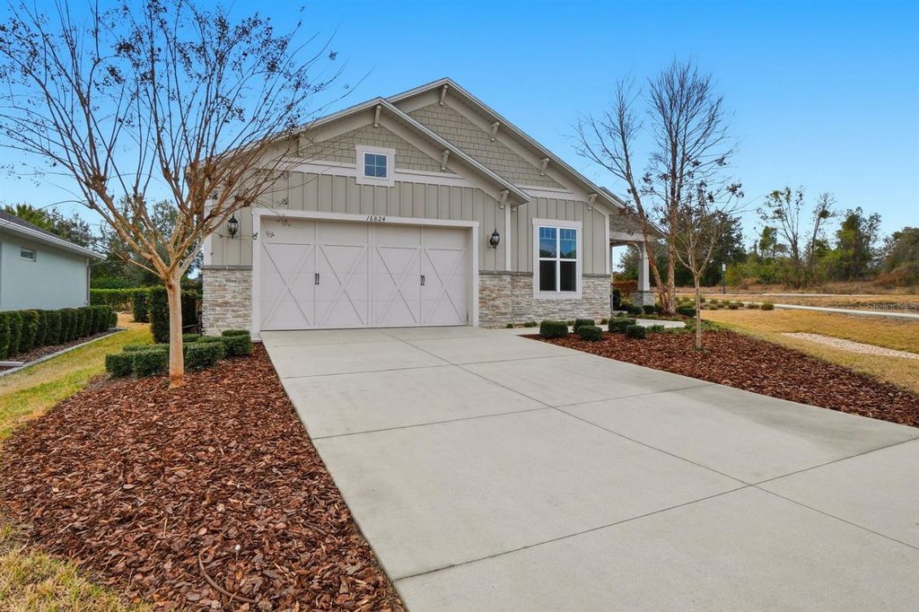 Photo of 16824 Ridgewood Avenue, Montverde, FL 34756 (MLS # O6381318)