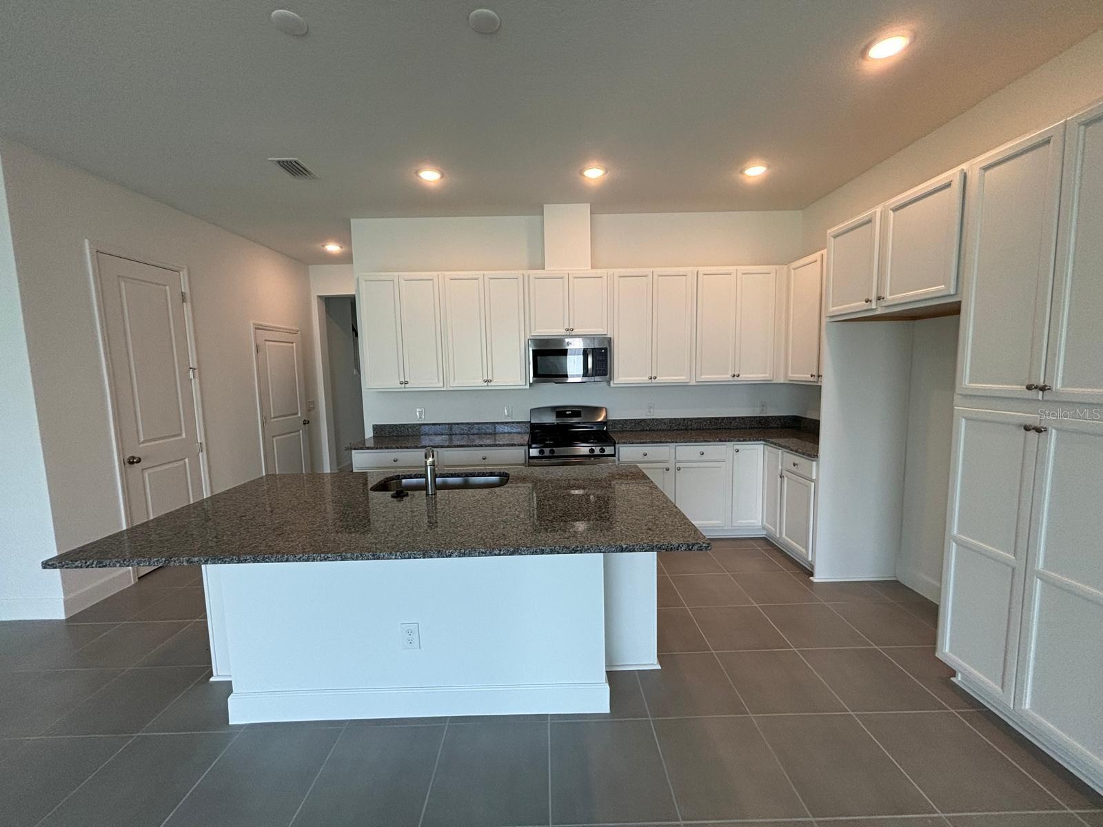 OSPREY RANCH - PHASE 1 - Residential Lease