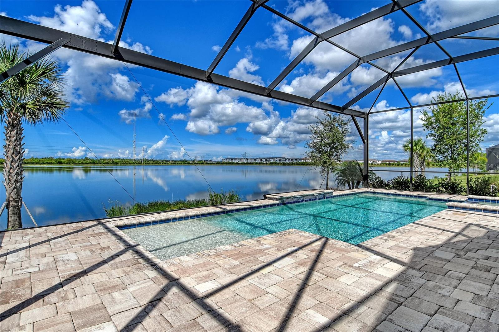 ARIA PHASE III - Residential
