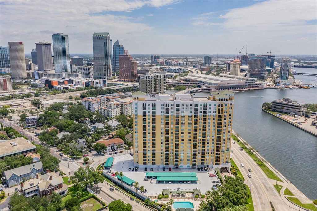 Photo of 345 Bayshore Boulevard #1411, Tampa, FL 33606 (MLS # TB8433911)