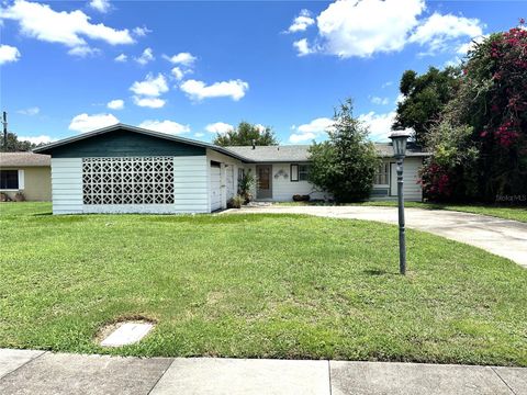 Single Family Residence in ORLANDO FL 835 MARLOWE AVENUE.jpg