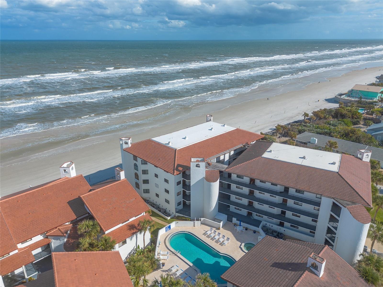 CLUB OCEANIA CONDO PH 01 & 02 - Residential