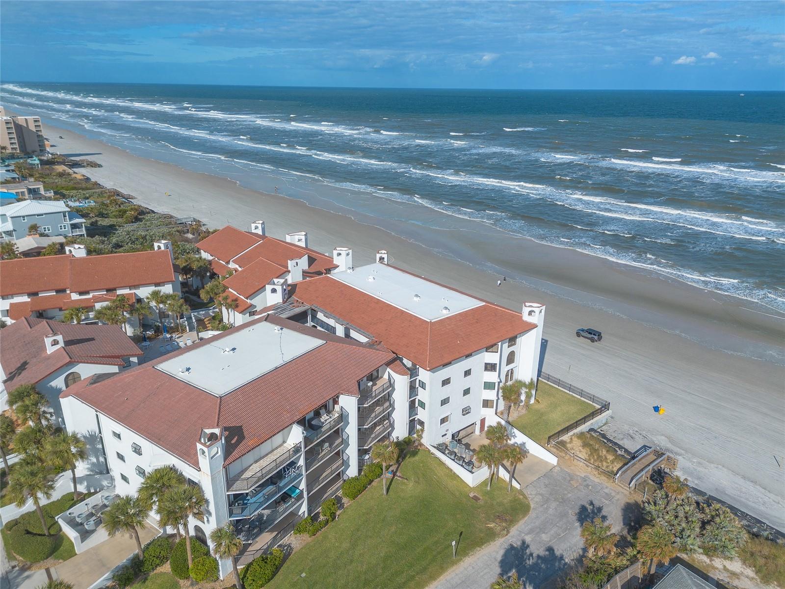 CLUB OCEANIA CONDO PH 01 & 02 - Residential