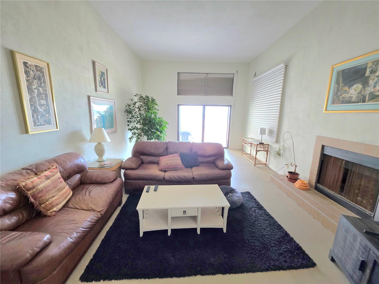 CLUB OCEANIA CONDO PH 01 & 02 - Residential