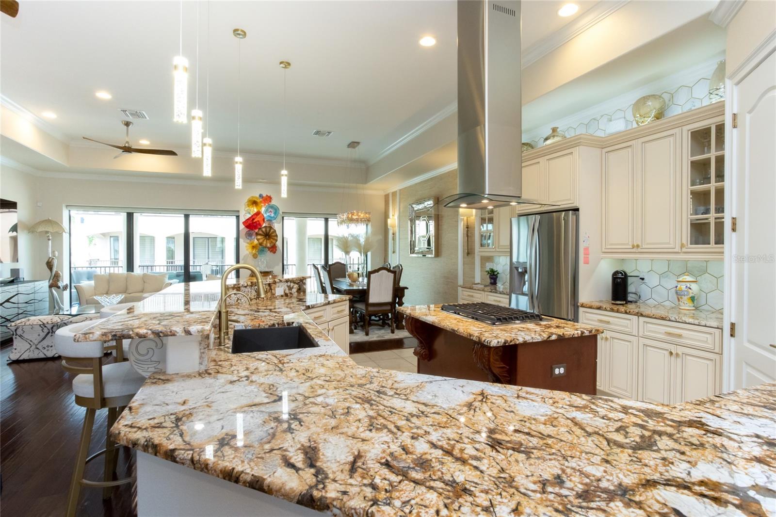 REDINGTON SHORES YACHT & TENNIS CLUB - Residential