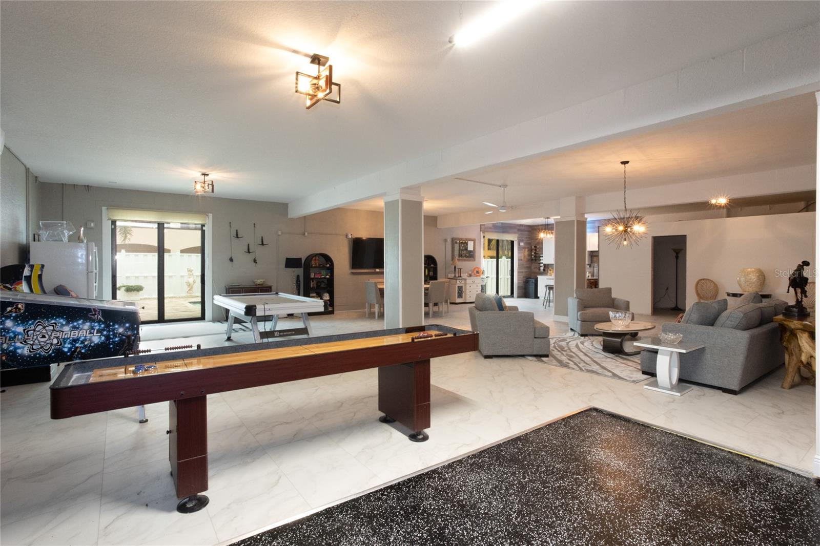 REDINGTON SHORES YACHT & TENNIS CLUB - Residential