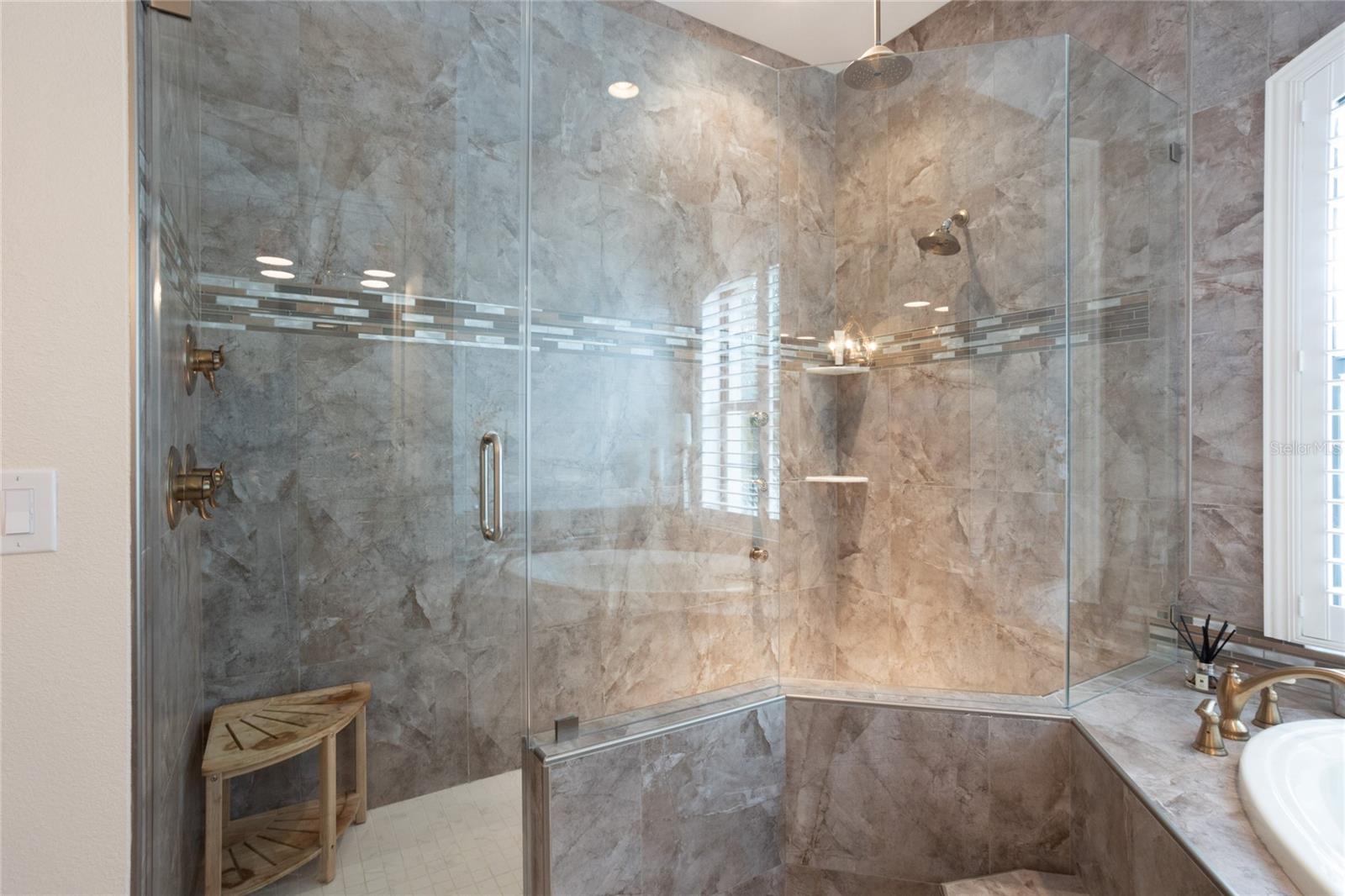 REDINGTON SHORES YACHT & TENNIS CLUB - Residential