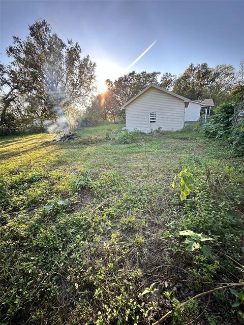 A home in PLANT CITY