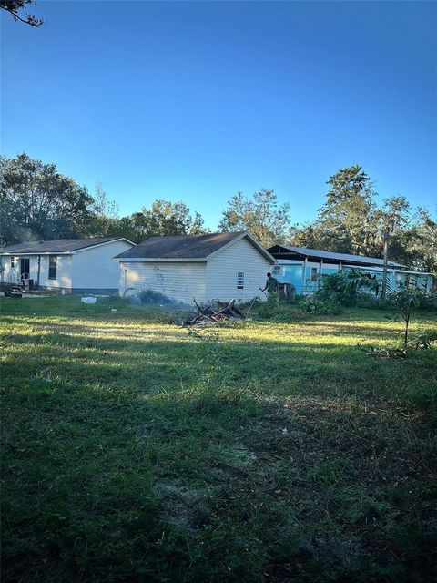 A home in PLANT CITY