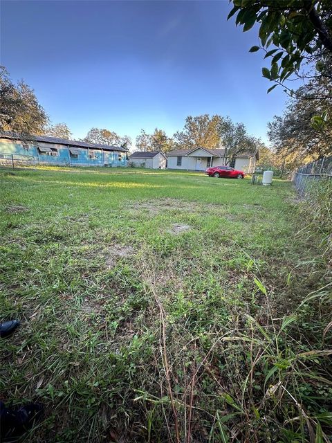 A home in PLANT CITY