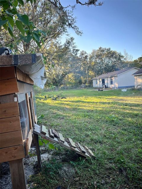 A home in PLANT CITY