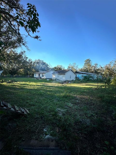 A home in PLANT CITY