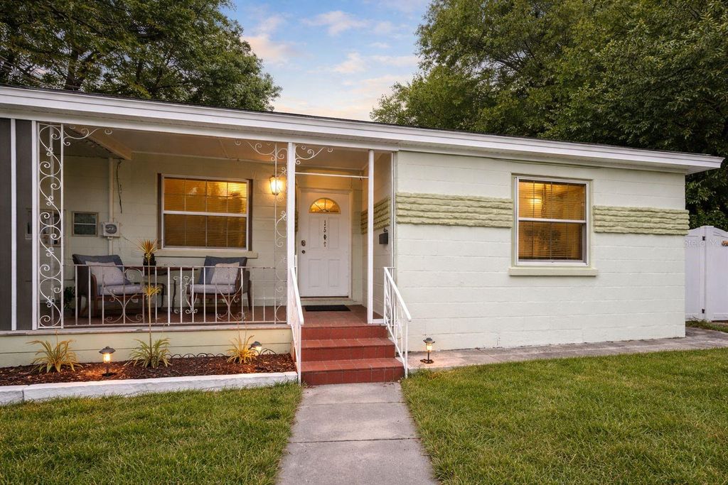 Photo of 1508 E 27th Avenue, Tampa, FL 33605 (MLS # TB8517570)