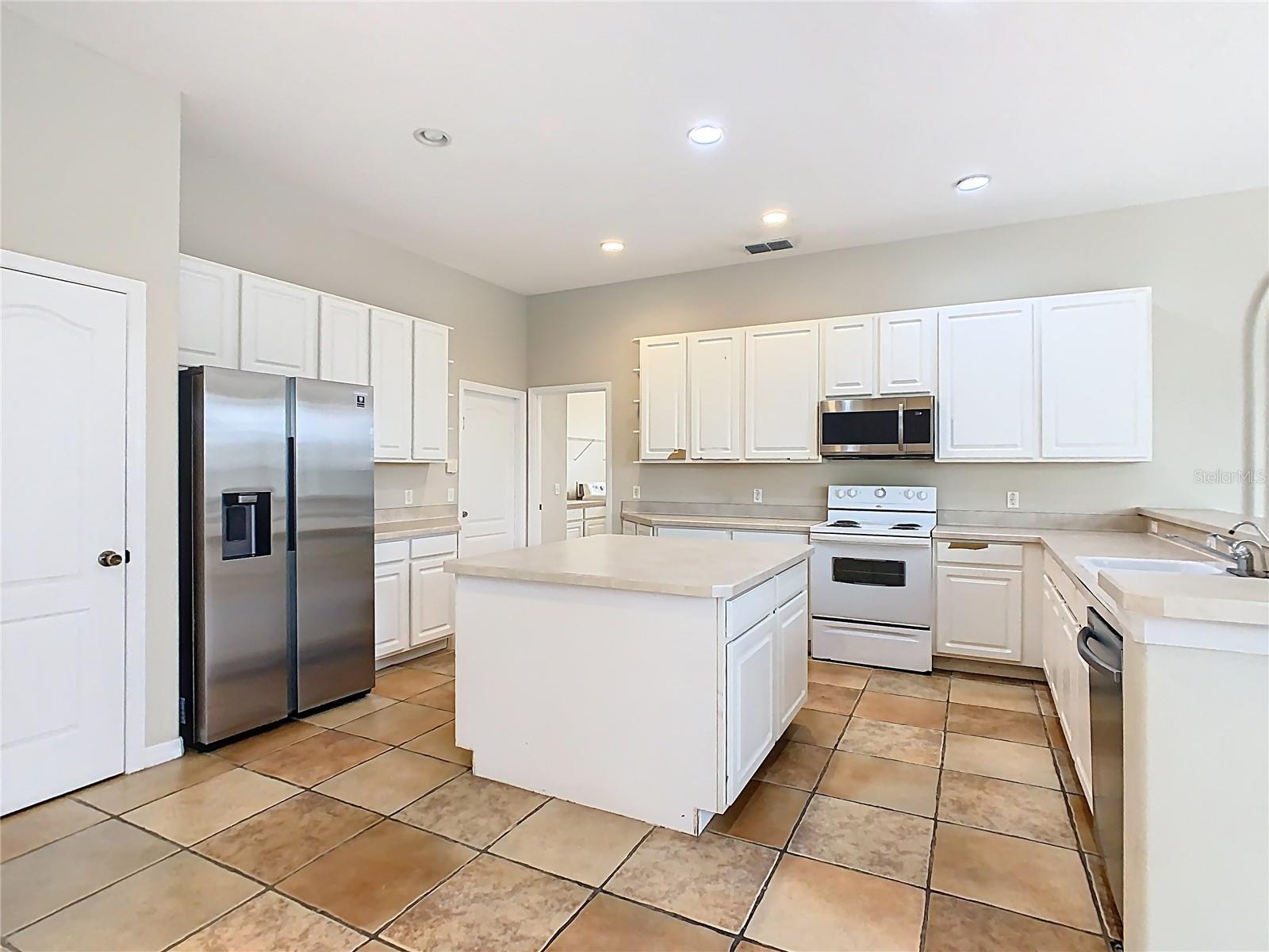 GRAND RESERVE - Residential