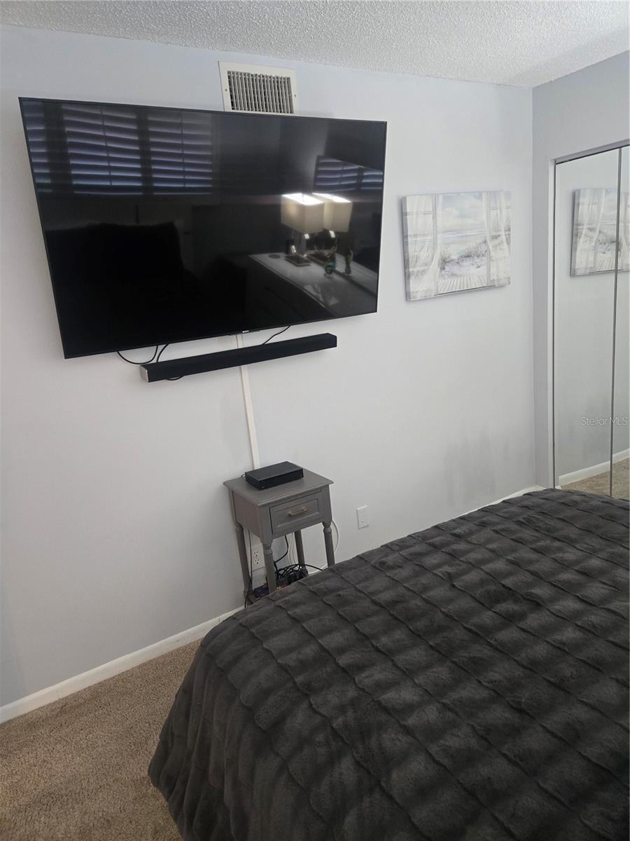 5633 LA PUERTA DEL SOL BOULEVARD S 108