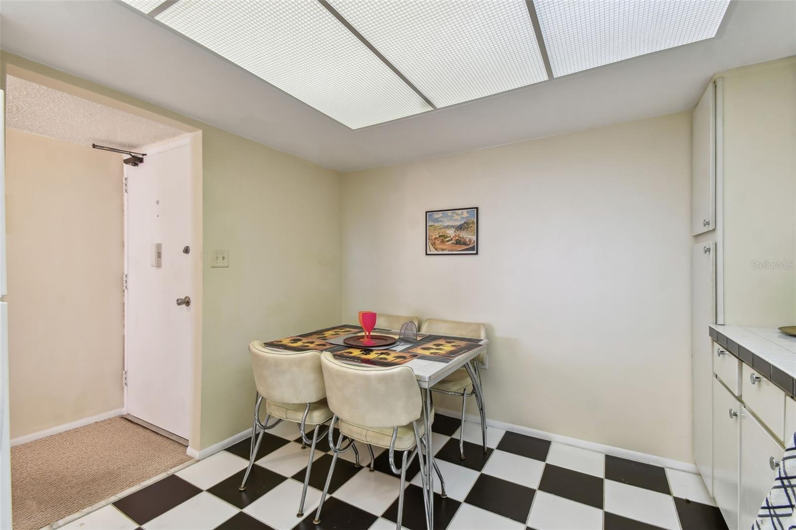 REDINGTON TOWERS BLDG 2 CONDO - Residential
