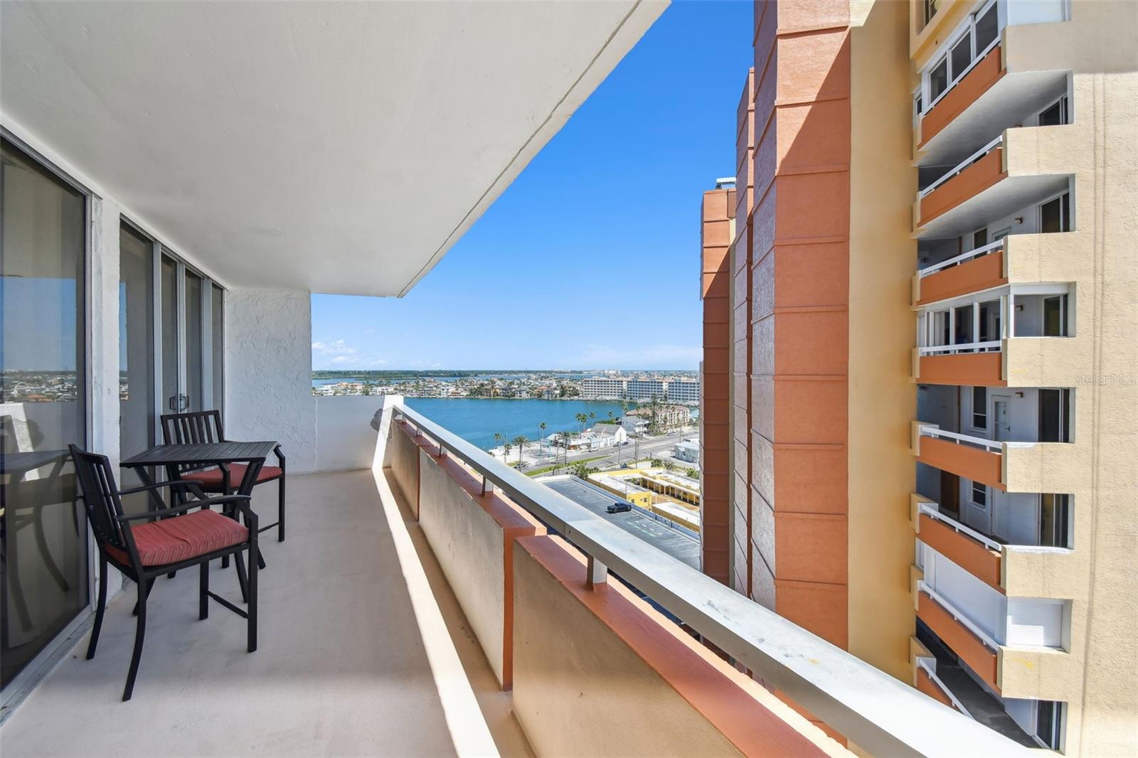 REDINGTON TOWERS BLDG 2 CONDO - Residential
