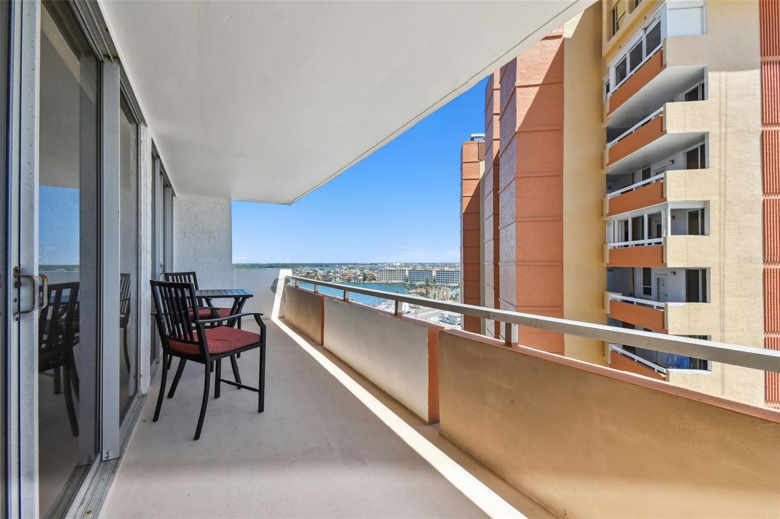 REDINGTON TOWERS BLDG 2 CONDO - Residential
