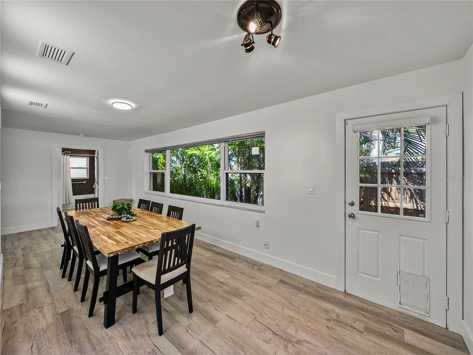 PASADENA ISLE - Residential Lease