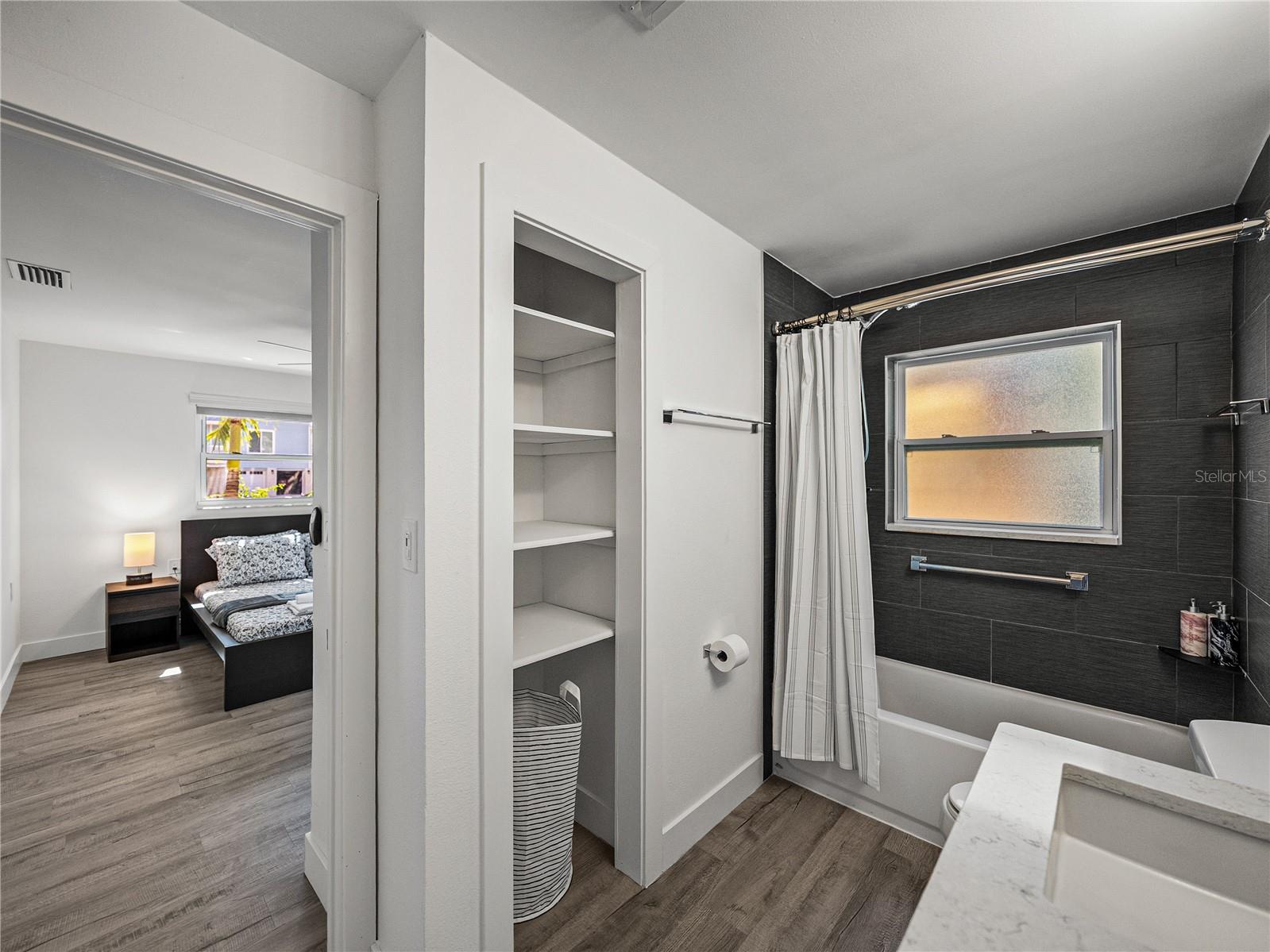 PASADENA ISLE - Residential Lease