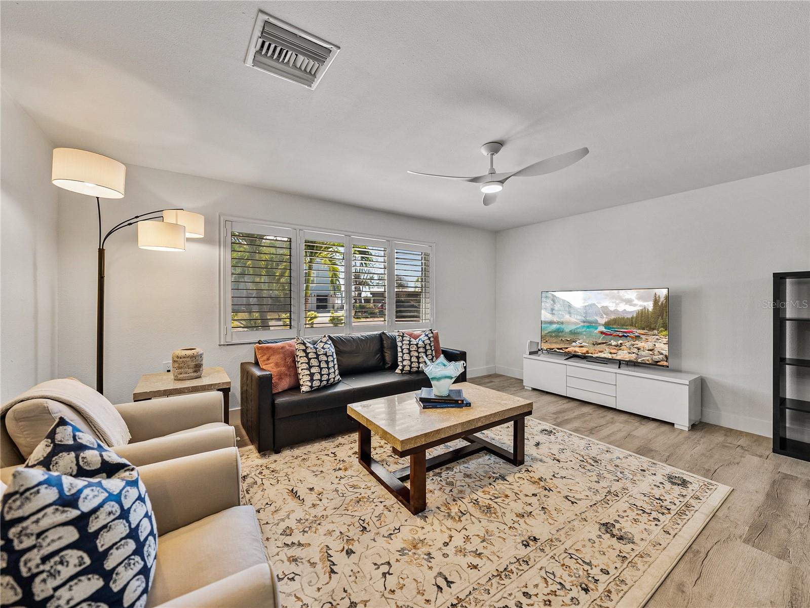 PASADENA ISLE - Residential Lease