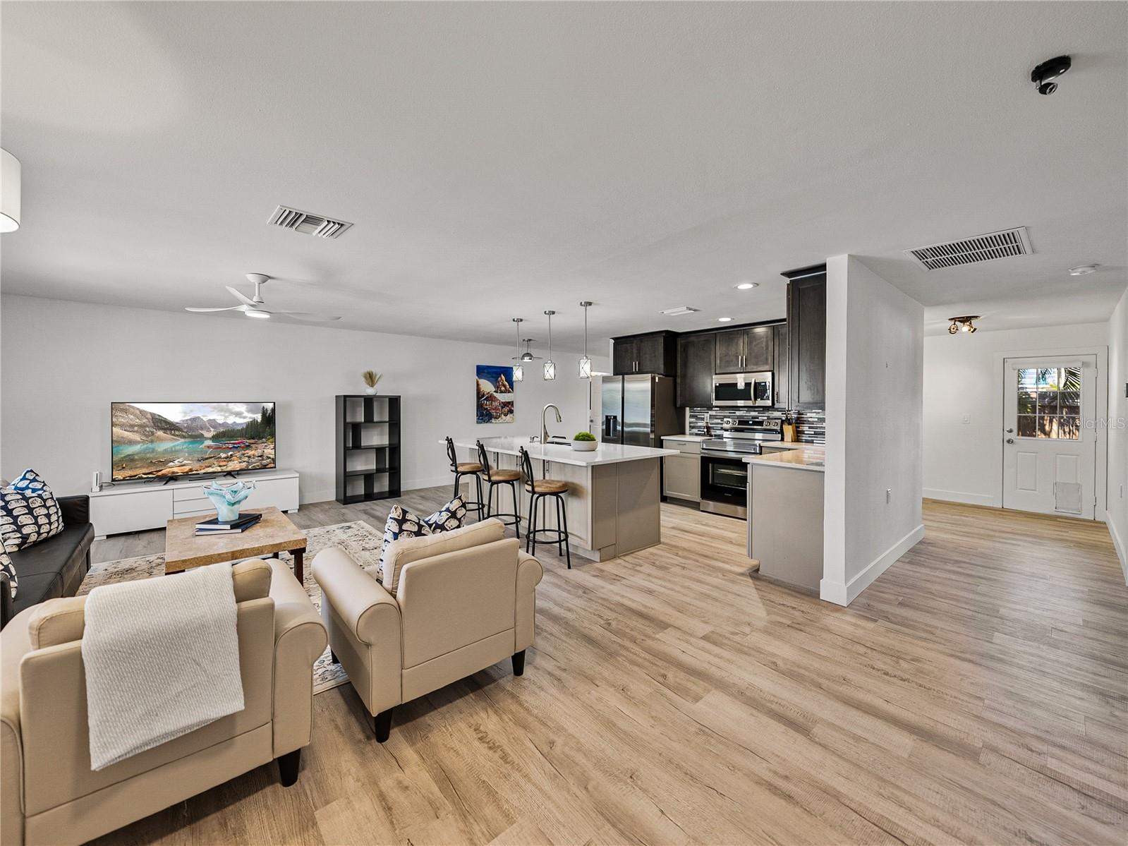 PASADENA ISLE - Residential Lease