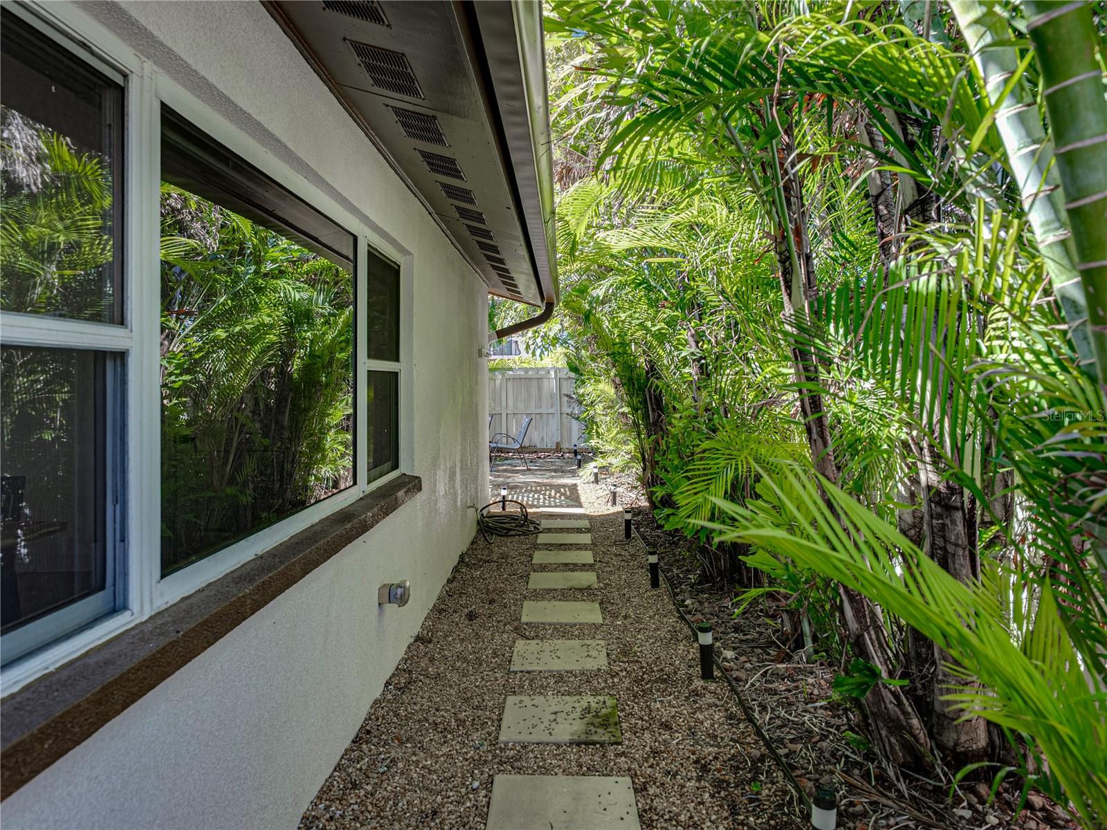 PASADENA ISLE - Residential Lease