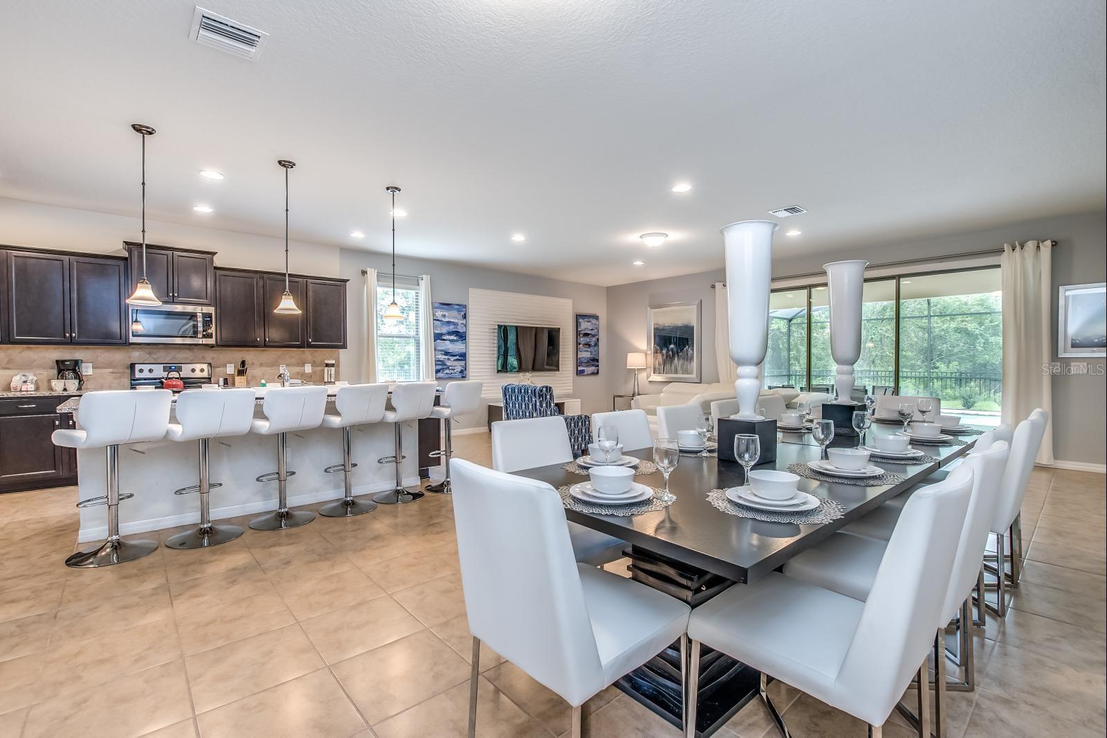 WINDSOR AT WESTSIDE - Residential