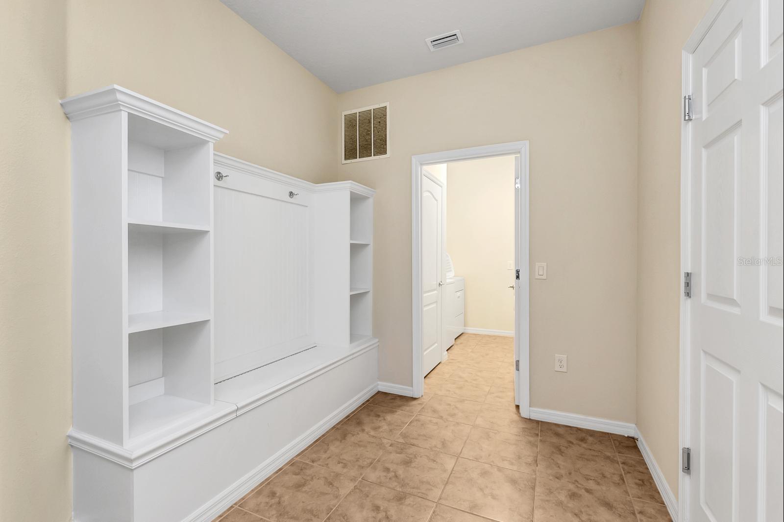 WINDSOR AT WESTSIDE - Residential